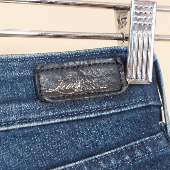 Levi's Dark Wash Skinny Jeans w Pockets 27 GUC - Picture 4 of 16